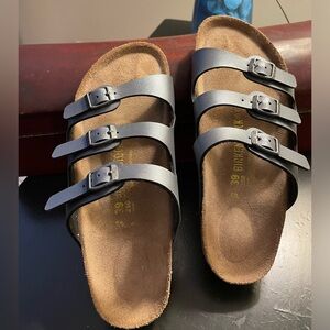Women’s 3 strap Birkenstocks metallic grey EU  39